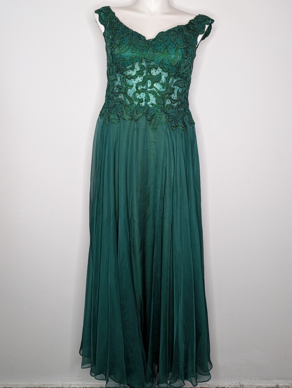 Ellie Wilde Mon Cheri Green Lace Rhinestone Sleeveless Evening Dress Altrd Size